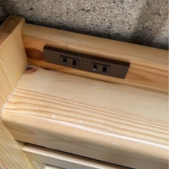 コンセント付きシングルベットフレーム　シングルベッド　すのこベッドの画像