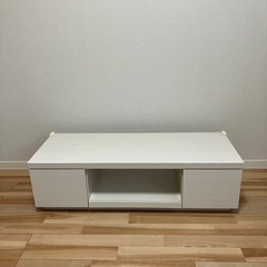 白いテレビ台