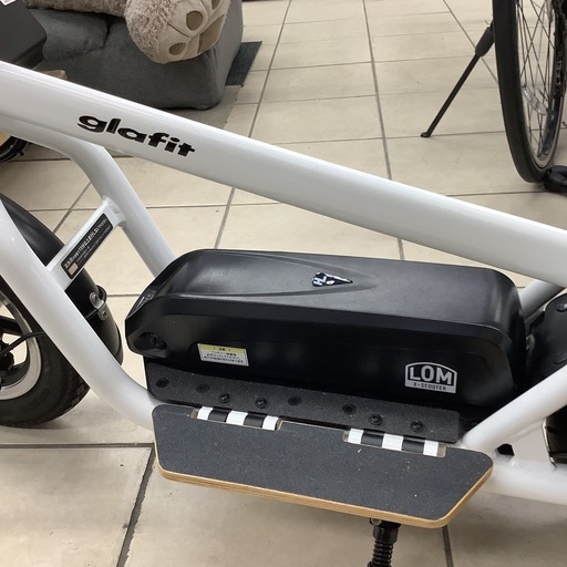 お値下げ　グラフィット　バイク　glafit LOM ヘルメット　正規品　眼鏡付 グラフィット バイク glafit LOM ヘルメット 正規品 眼鏡付け