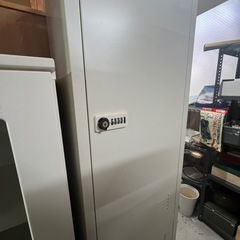 スチール製ロッカーの画像