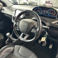 【総額59.8万円】プジョー 208 3ドアGT 6速MT   ETC,BlueTooth,半革シート,サンルーフの画像