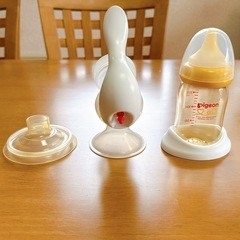 Pigeon ピジョン 手動さく乳器・哺乳瓶・キャップ・未開封フリーザーパックの画像