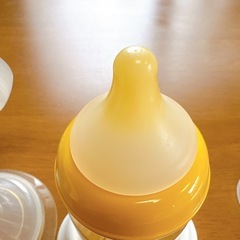 Pigeon ピジョン 手動さく乳器・哺乳瓶・キャップ・未開封フリーザーパックの画像