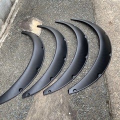 オーバーフェンダー　汎用　70mm 新品４枚　　 