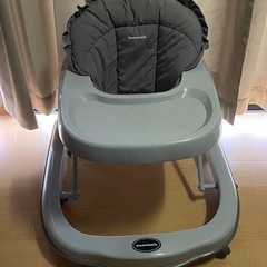 ベビー歩行器