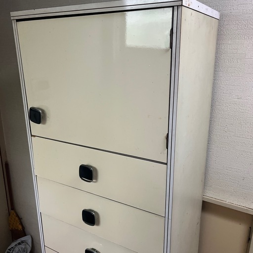 レトロ家具 昭和レトロ 大容量 棚板が全て取り外せる使い勝手