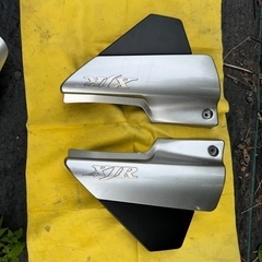 xjr400 純正サイドカバー　美品