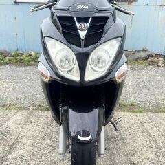 非常に良好なエンジン。SYM RV125i。バッテリーは新品。フ...