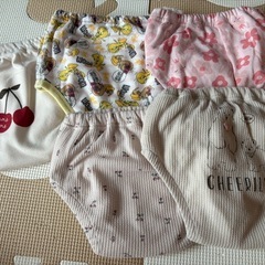 ①女の子95トレーニングパンツ5枚セット