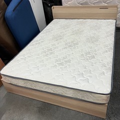 【美品】コンセント付きセミダブルベッド