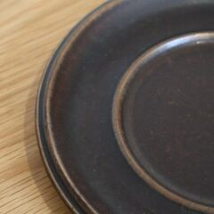フィンランドARABIA(アラビア)社、Ulla Procope(ウラ・プロコッペ)デザインのRuska(ルスカ) ヴィンテージ デザートプレート/16cm♪北欧食器らしい温かな雰囲気が魅力のお皿！の画像