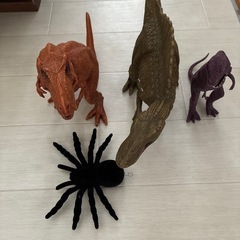 恐竜　フィギュア　ティラノサウルス　スピノサウルス