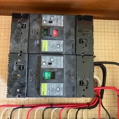仮設 分電盤 漏電遮断器 安全ブレーカー 接地コンセント6回路 電線IV使用 動力 電灯 仮設分電盤セット パナソニック接地ダブルコンセントの画像