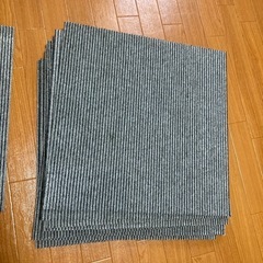 タイルカーペット　フロワーカーペット