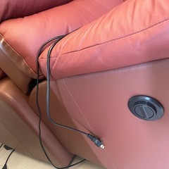 『予定者決定』赤色本革電動リクライニングソファー1の画像