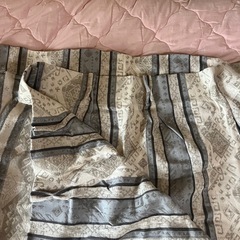 カーテンの画像