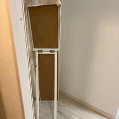 スタンドミラー　ニトリ　カバーカーテン付きの画像