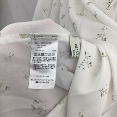 アースミュージックアンドエコロジー　花柄ブラウスの画像