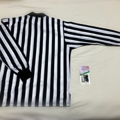 アメフト　レフリー用ウェアとポリス笛の画像