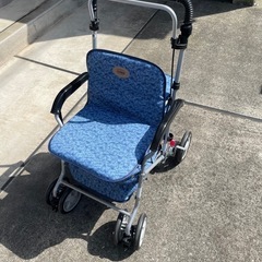 ほぼ新品　座れるシンバーカー　　手押し車　　取りに来られる方歓迎