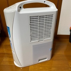 　　　取引き中　　
ほぼ新品、コロナ除湿機　cds6323の画像