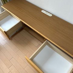 TVボードの画像