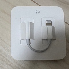 Lightning用EarPodsイヤホン、変換ジャックの画像