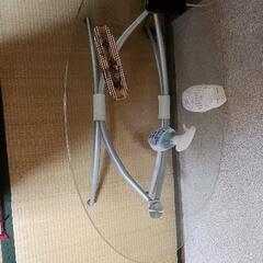 ガラステーブル