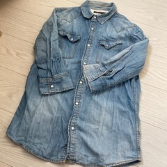 ジーンズ生地のカッターシャツ