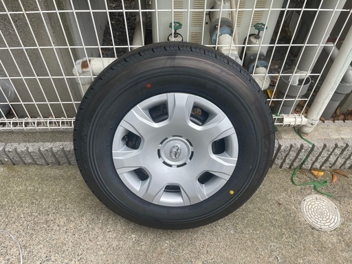 ハイエース純正ホイールタイヤ付き新品未使用4本ホイール