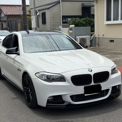 BMW F10 5シリーズ 523i Mスポーツ2011 年 車...