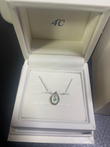 ↓
4℃【5月誕生石】 エターナルシルバー