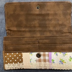 ✴️お値下致しました
★数日使用のみ★刺繍・長財布★ の画像