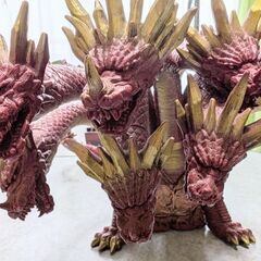 値下げしました。迫力のあるヤマタノオロチのフィギュアの画像