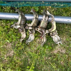 単管パイプ2.5m２本、直交クランプ4個の画像