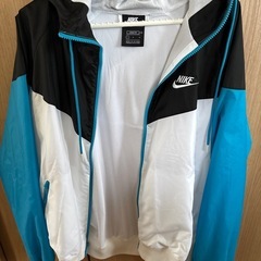 NIKE フード付き　ジャンパーの画像