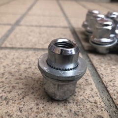 トヨタ純正 アルミホイール用ナット 20個 M12 の画像