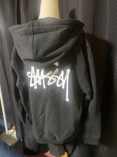 新品ステューシー、パーカー