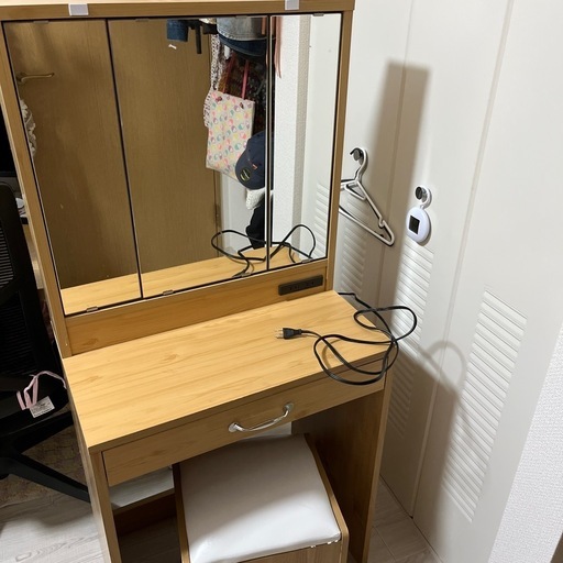 大型ドレッサー鏡台美品収納多めです。 (絶望ビリー) 板宿の