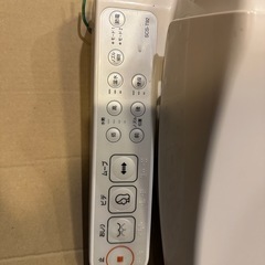 温水洗浄便座ウォシュレット　TOSHIBA製　2019年製　部品欠品です、よくお読みくださいの画像