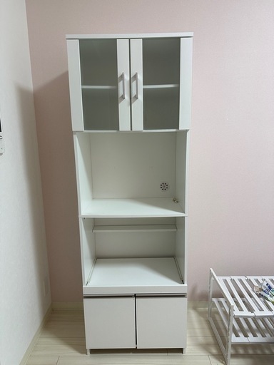 白色の綺麗な色の食器棚 (yuchan) 立花の収納家具《カラー