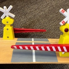 木製レールのサウンド踏切