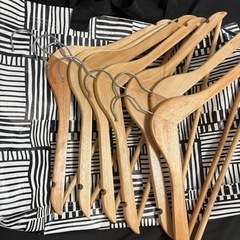 ニトリ木製ハンガー8本とIKEA でかい袋 (おの) 西大井の洗濯用品