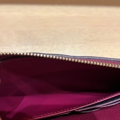 ルイヴィトン ジッピーウォレット パープル