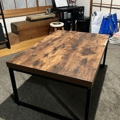ニトリのテーブル