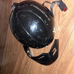 ヤールヘルメットです！
