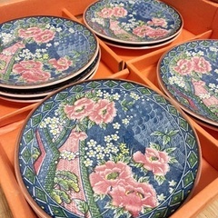 花柄陶器皿セット 大2枚、小10枚の画像