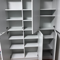 本棚　扉付きの画像