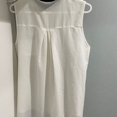 シャツ　ノースリーブ　ホワイトの画像