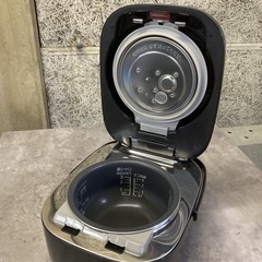 【美品】Panasonic 炊飯器SR-JX058-K 3号炊き パナソニックの画像